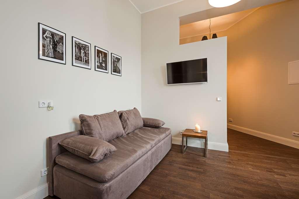 ברלין Arabel Design Apartments חדר תמונה A living room in a typical apartment