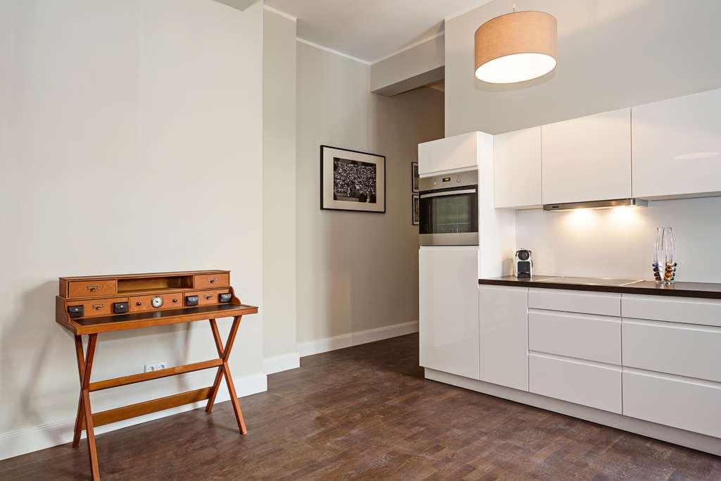ברלין Arabel Design Apartments חדר תמונה A kitchen in a flat at the University of Cambridge