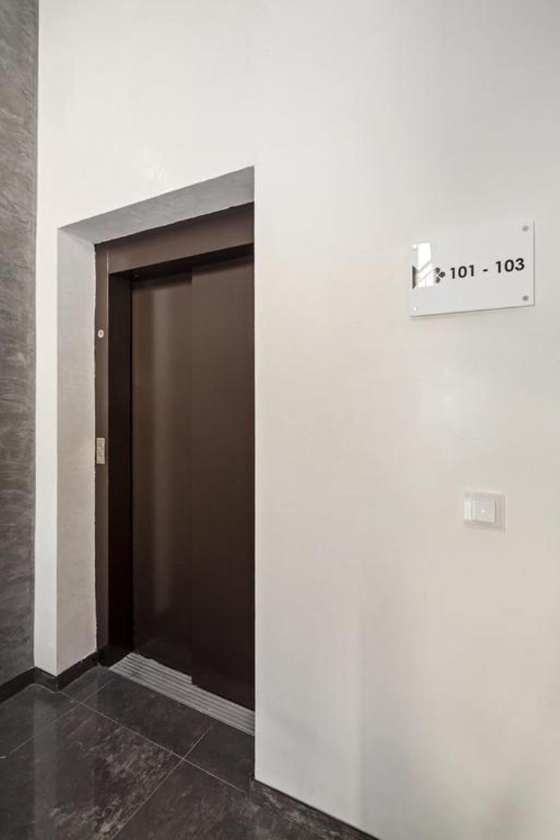 ברלין Arabel Design Apartments מראה חיצוני תמונה A door with a door sign