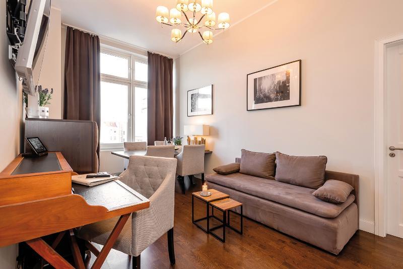 ברלין Arabel Design Apartments מראה חיצוני תמונה A living room in a serviced apartment in Berlin, Germany